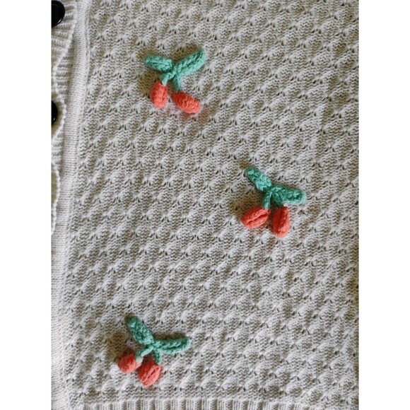 Women's Crochet Cherry Knit Cardigan Crop Cream Full Button Sz M VGC Adorable! - Picture 4 of 9